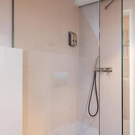 Deluxe Lights, Camera, Action! Apartamento *