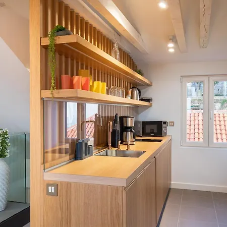 Deluxe Lights, Camera, Action!