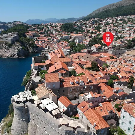 Deluxe Lights, Camera, Action! *