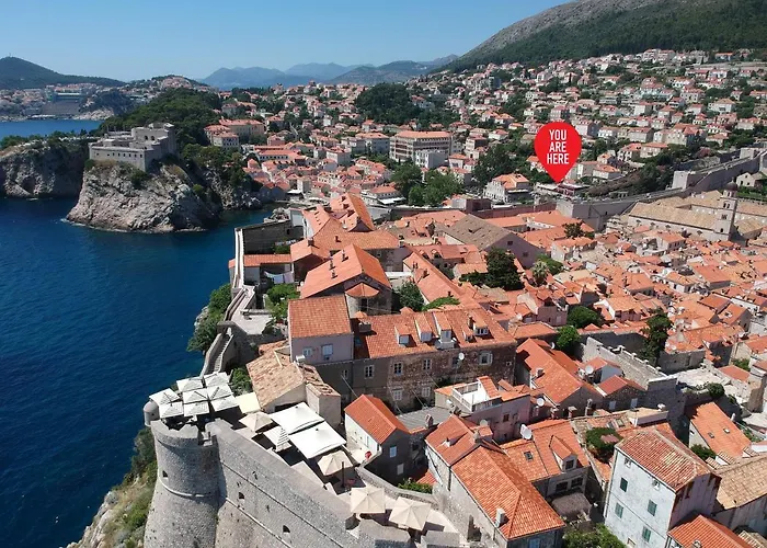 Deluxe Lights, Camera, Action! *