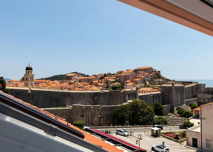 Deluxe Lights, Camera, Action! * Dubrovnik