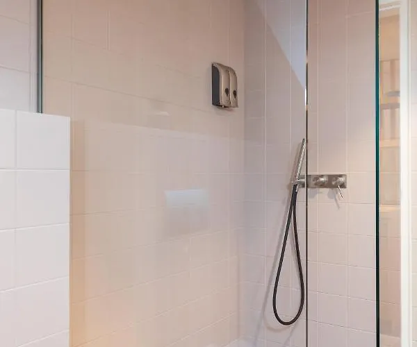 Deluxe Lights, Camera, Action! Apartman *