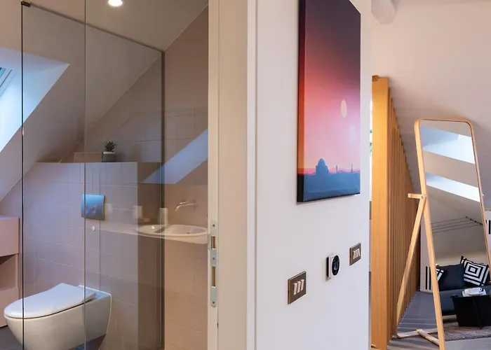 Deluxe Lights, Camera, Action! Apartman *